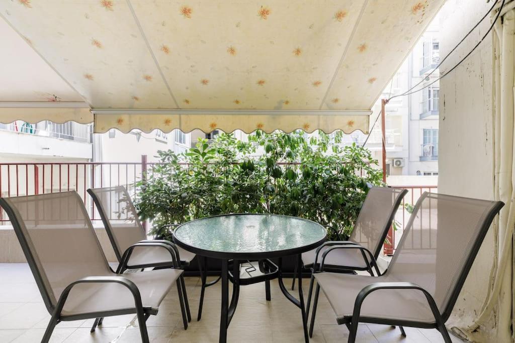 Lassani Cozy And Quiet, 2 Bedroom Apartm With Spacious Balcony Tesalonika Bagian luar foto